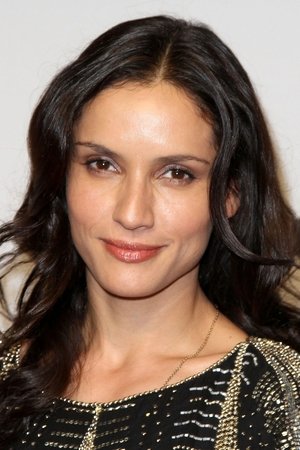 Leonor Varela in The Tailor of Panama