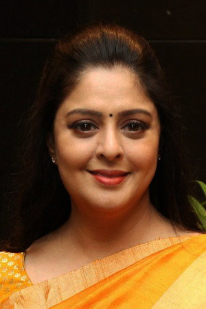 Nagma in Mugguru Monagallu