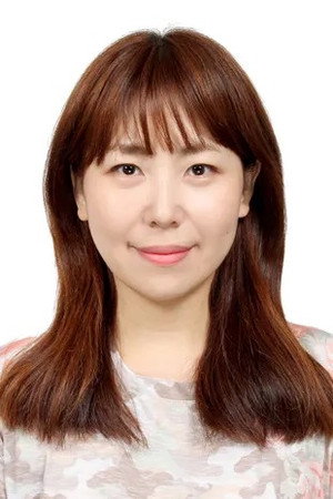 Ahn So-yi in Red Shoes and the Seven Dwarfs