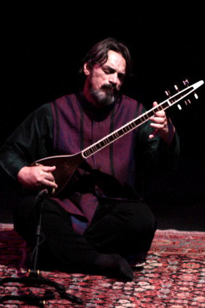 Hossein Alizadeh in Lotfi: Four Seasons
