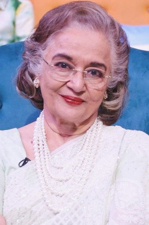 Asha Parekh in Adha Din Adhi Raat