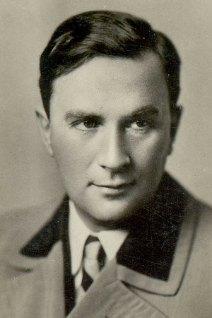 Oskar Karlweis in The Three from the Filling Station