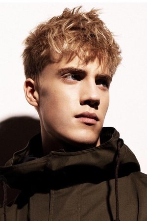 Tom Taylor in The Kid Who Would Be King