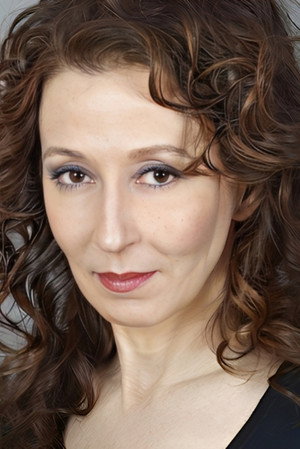 Defne Halman in Housewife