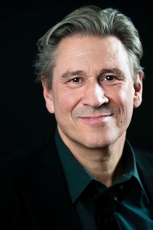 Michael Kind in Reunion in Travers