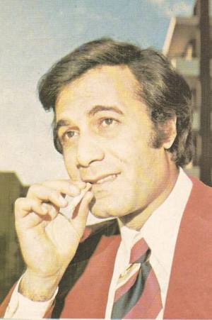 Mahmoud Yassin in Torment is a Woman