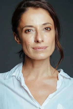 Eva de Luis in a little woman