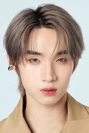 Pichetpong Chiradatesakunvong in LYKN Day1 to Debut