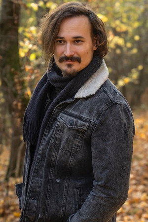 Ádám Slemmer in Pirates of the Caribbean: Secrets of the Lamp