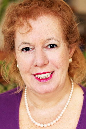 Carrie Cohen in When She Sings