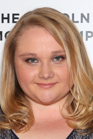 Danielle Macdonald in Falling for Figaro