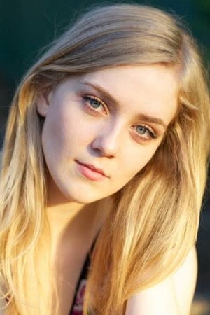 Hannah Barlow in Sissy