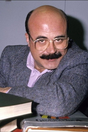 Constantino Romero in Earth
