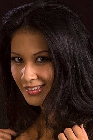 Vannarah Riggs in SHINE 1
