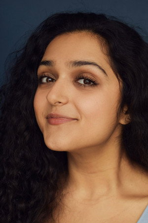 Niki Rahimi in Edie Arnold Is a Loser
