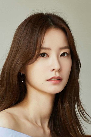 Jung Yu-mi in Psychokinesis