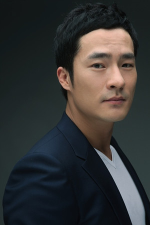 Choi Ji-ho in Antique