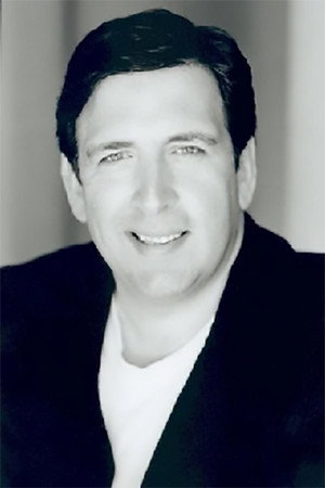 Graeme Kingston in Casper's Haunted Christmas