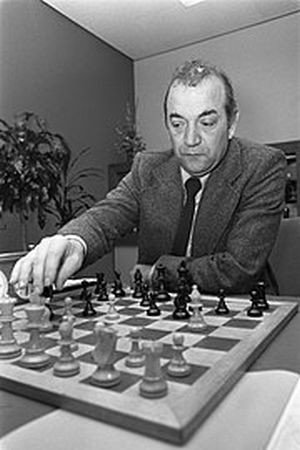 Viktor Korchnoi in Closing Gambit: 1978 Korchnoi versus Karpov and the Kremlin