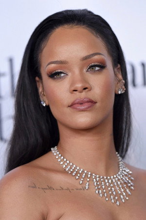 Rihanna in Todo Mundo no Rio com Shakira