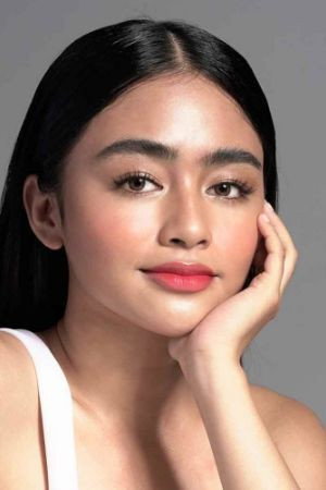 Vivoree Esclito in Petmalu