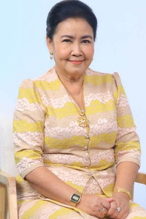Khin Moh Moh Aye in If My Lover Were a Flower