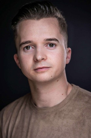 Tyler Warwick in Kiwi