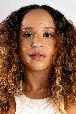 Mari Oliveira in Medusa