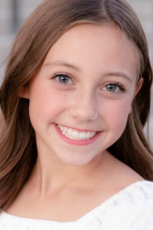 Scarlett Hazen in All We Need for Christmas