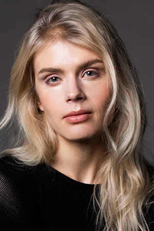 Alina Tomnikov in Euthanizer