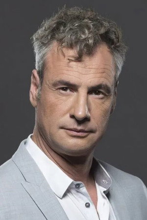 Csaba Pindroch in The District