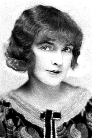 Fannie Ward in The Crystal Gazer