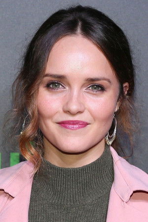 Rebecca Breeds in Three Summers