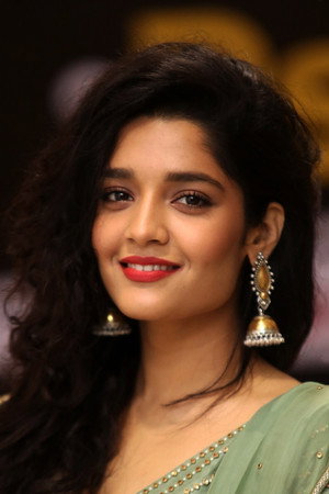 Ritika Singh in Neevevaro