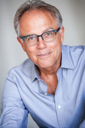 Mark Pinter in The Driver Is Red
