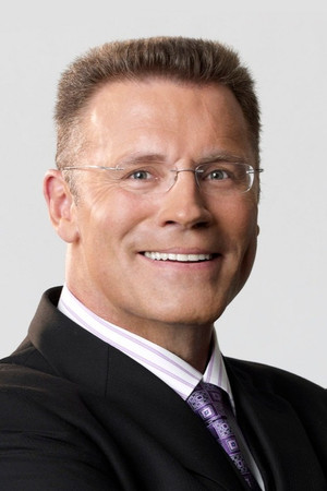 Howie Long in Broken Arrow