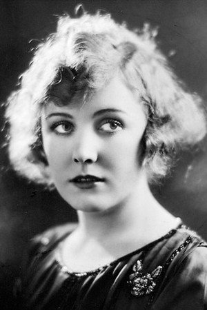 Edna Purviance in The Pawnshop