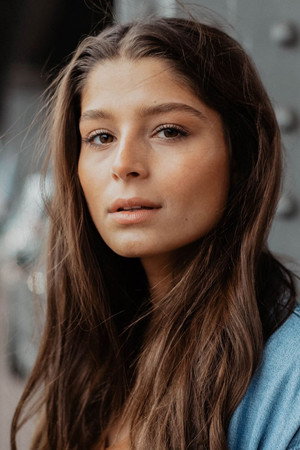 Lara Aylin Winkler in A Regular Woman