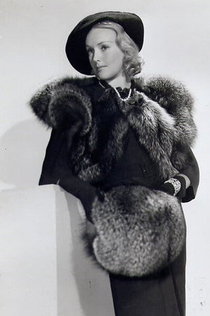 Sandra Storme in Sophie Lang Goes West