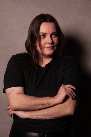 Thamy Ventura in Refém