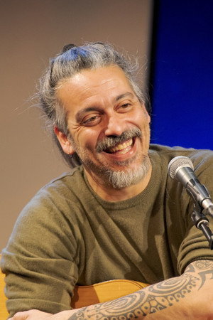 Roberto Angelini in Fabi Silvestri Gazzè - Un passo alla volta