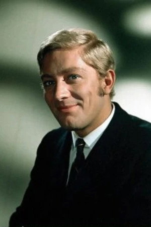 Drewe Henley in When Dinosaurs Ruled the Earth