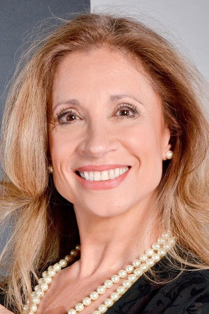 Loreto Valenzuela in Secos
