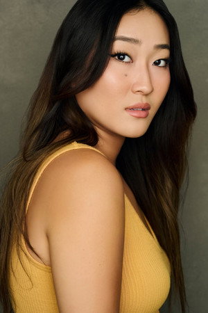 Alyx Lee in Lady Parts