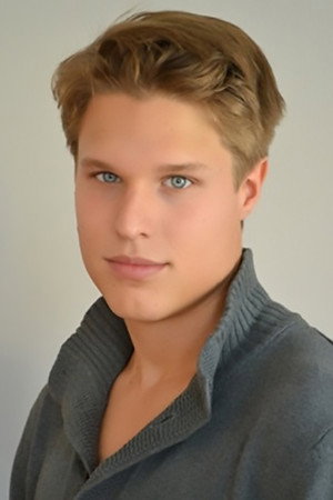 Maximilian Artajo in The Little Polar Bear