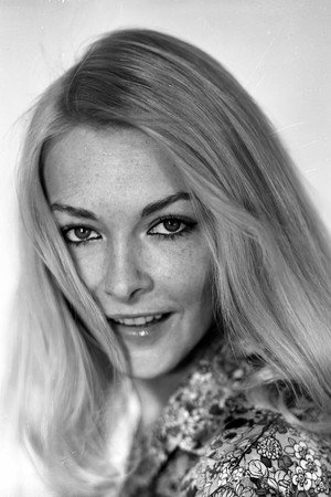 Barbara Brylska in Trail of the Falcon