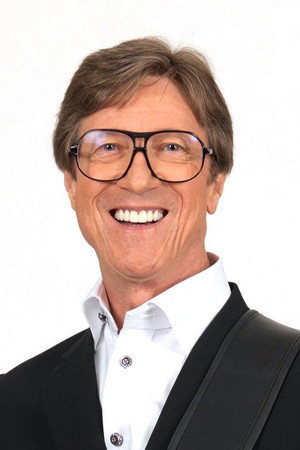 Hank Marvin in The Shadows - The Final Tour