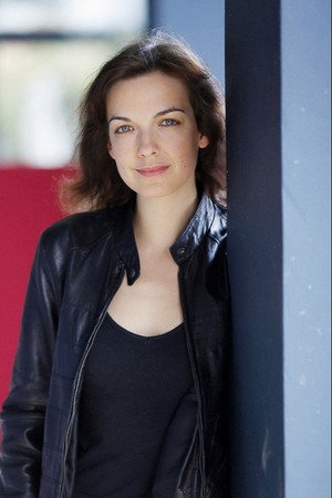 Flora Brunier in Aux frontières du sommeil
