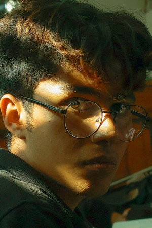 Salvador Solano in Ya No Grabes