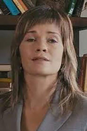 Elizabeth Mkandawie in District 9